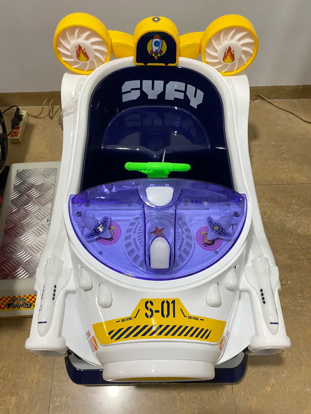 Máy game nhún nhún con tàu vũ trụ